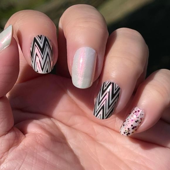Color Street | Keep Calm and Chevron, Chevron design on clear base nail strips - Picture 6 of 16